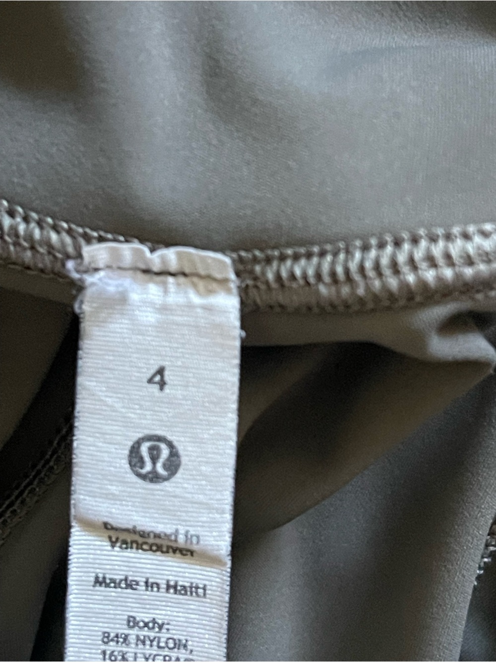 Lululemon Fast and Free High-Rise Tight Size 4 - Picture 6 of 6